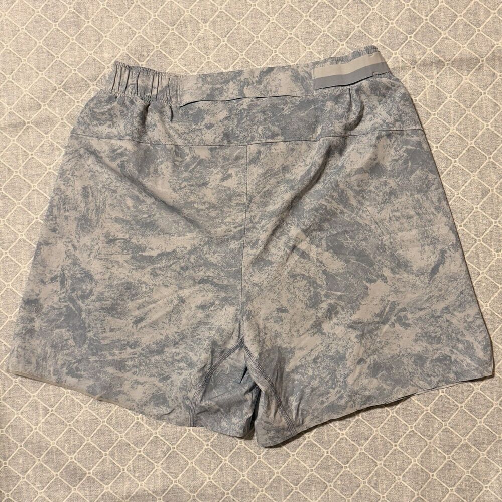 Lululemon Shorts Mens M Surge Short 6" Lined Blue Static Print LM7B82S